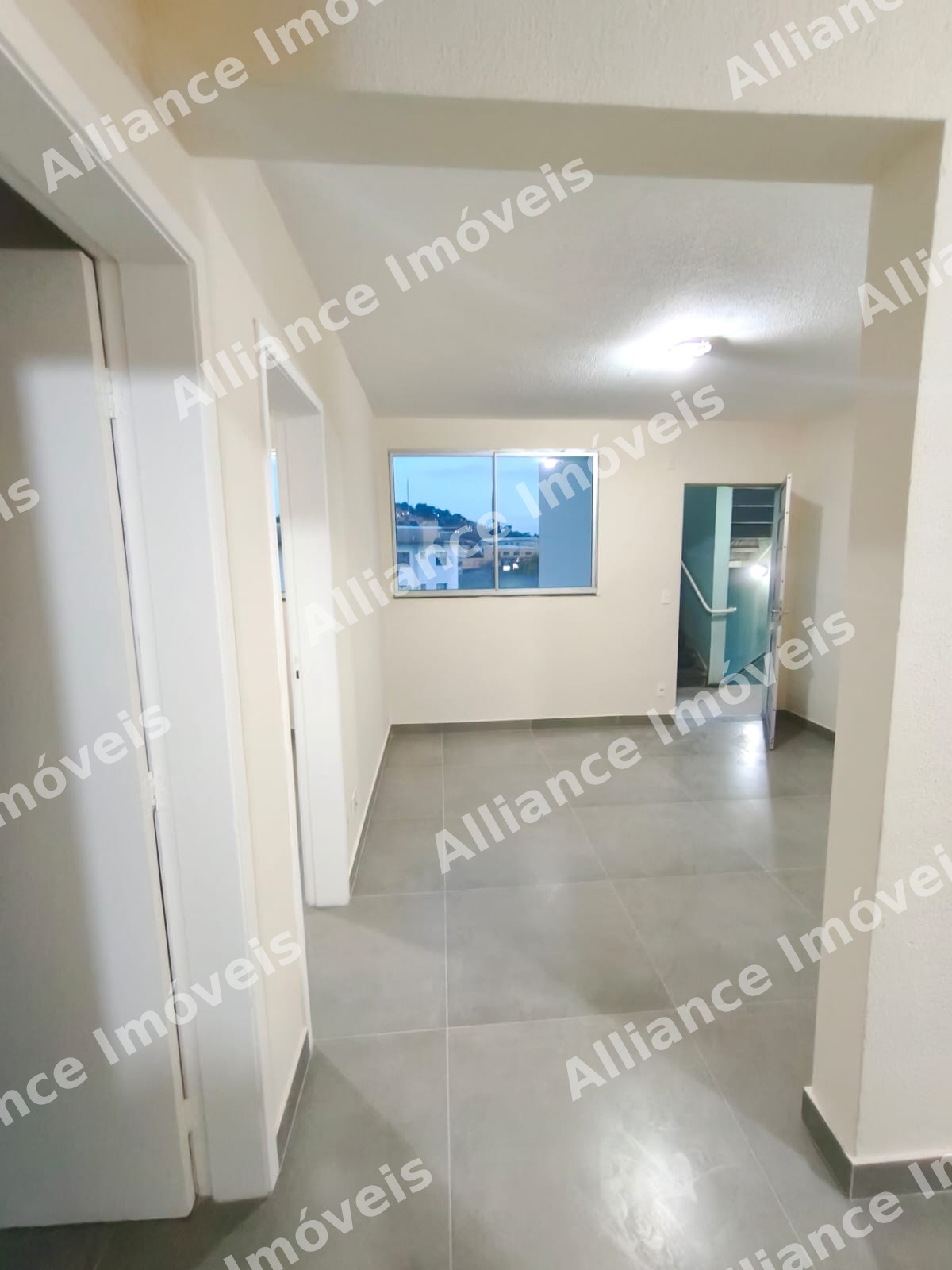 EXCELENTE APARTAMENTO 02 QUARTOS, PORTARIA COM ENTRADA FACIAL E PORTEIRO 24 HORAS
