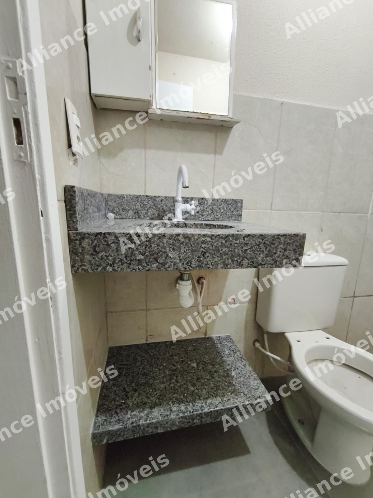 EXCELENTE APARTAMENTO 02 QUARTOS, PORTARIA COM ENTRADA FACIAL E PORTEIRO 24 HORAS