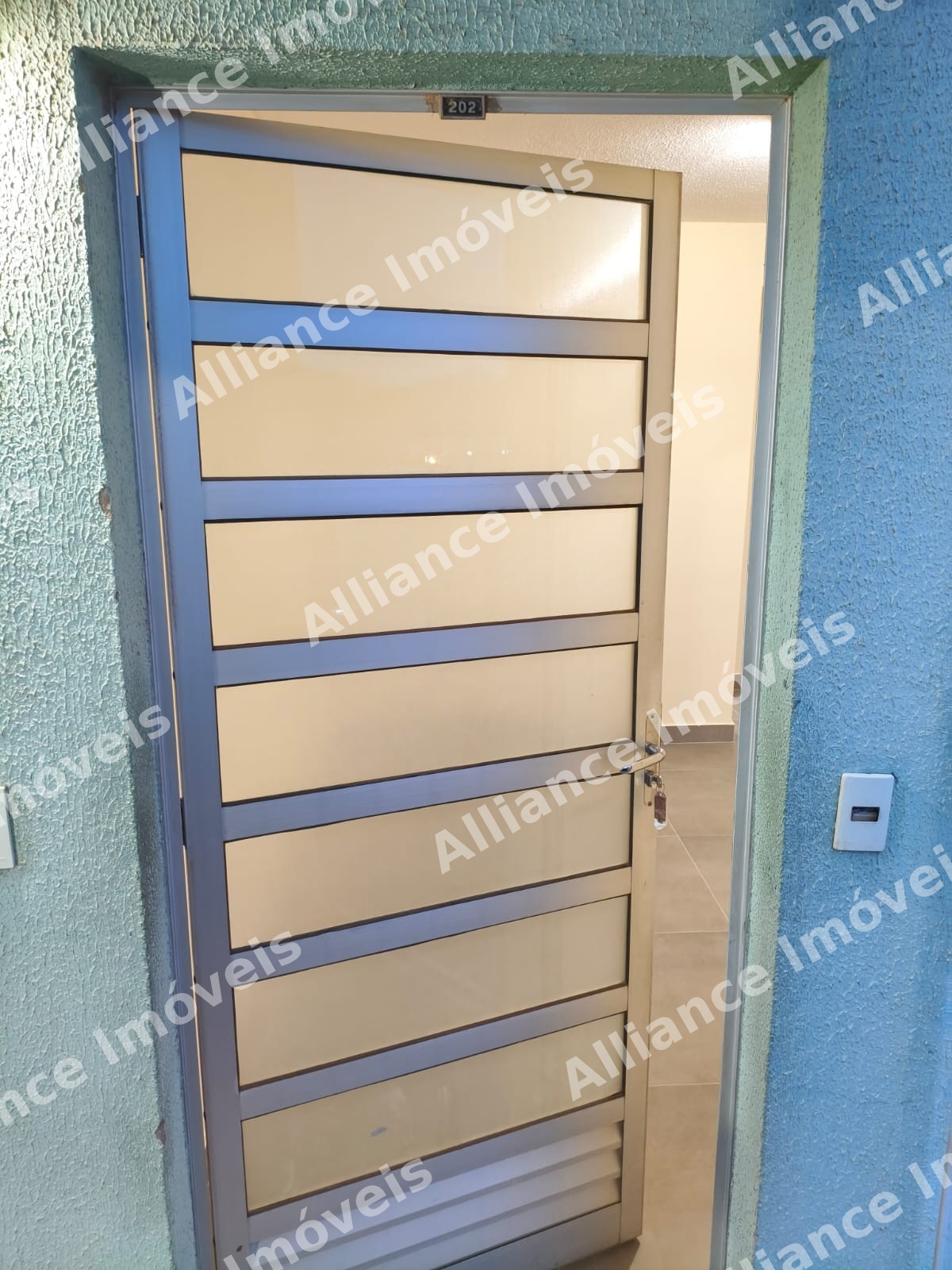 EXCELENTE APARTAMENTO 02 QUARTOS, PORTARIA COM ENTRADA FACIAL E PORTEIRO 24 HORAS