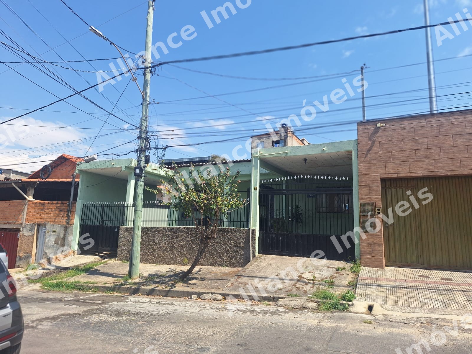 CASA LINEAR EM BELO HORIZONTE COM 165m² DE CONSTRUÇAO EM TERRENO DE 460m²