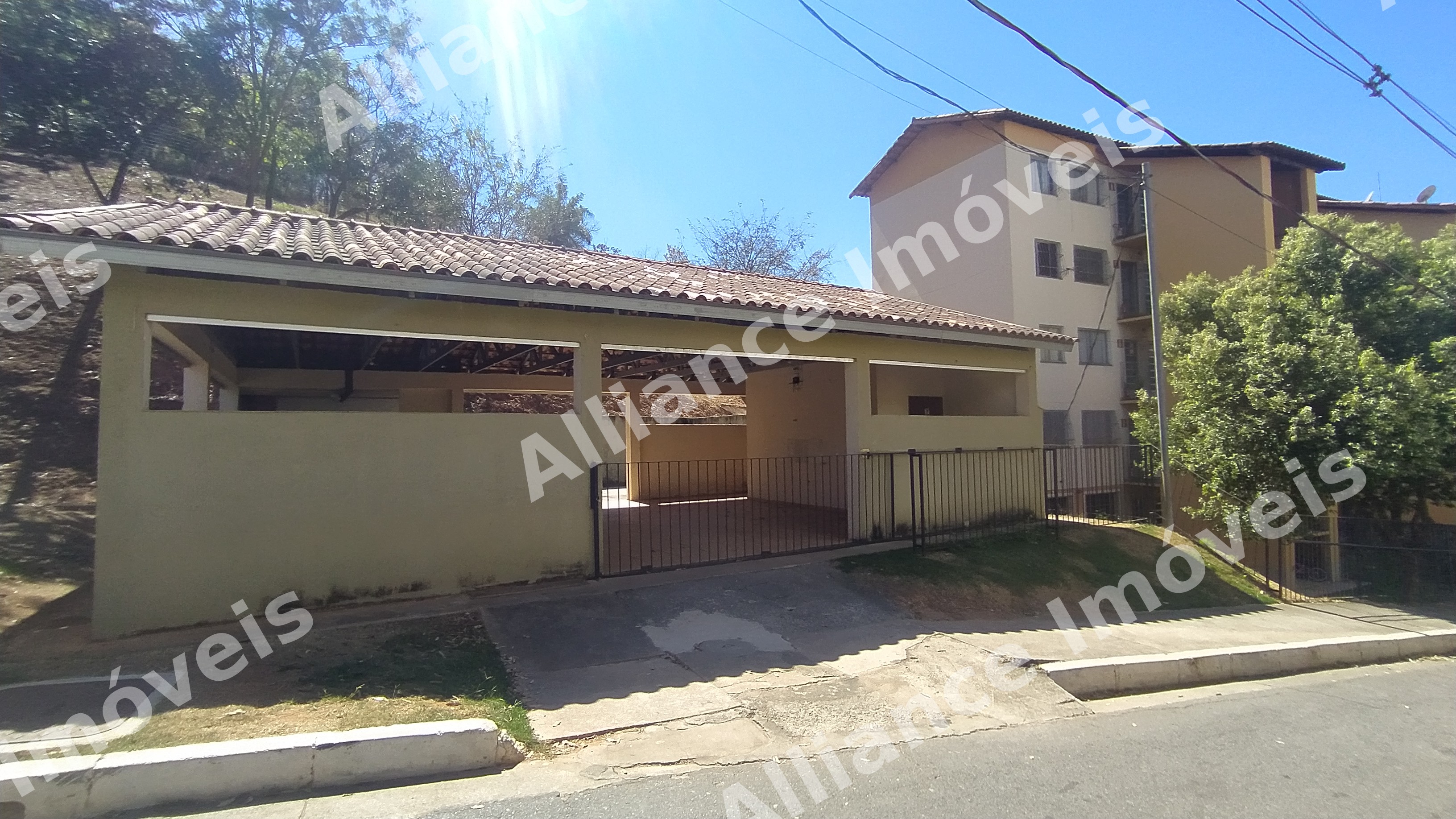 🏠 APARTAMENTO À VENDA NO CONDOMÍNIO BEIJA-FLOR – JARDIM VITÓRIA | 1º ANDAR ✨ Conforto, praticidade e uma localização estratégica para você morar bem!