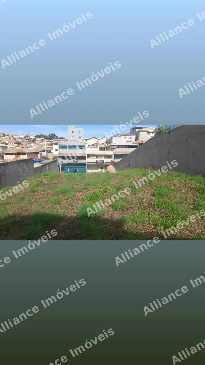 OPORTUNIDADE UNICA PARA INVESTIR OU CONSTRUIR, LOTE COM 500 METRO NA PRINCIPAL AVENIDA DO BAIRO VITORIA